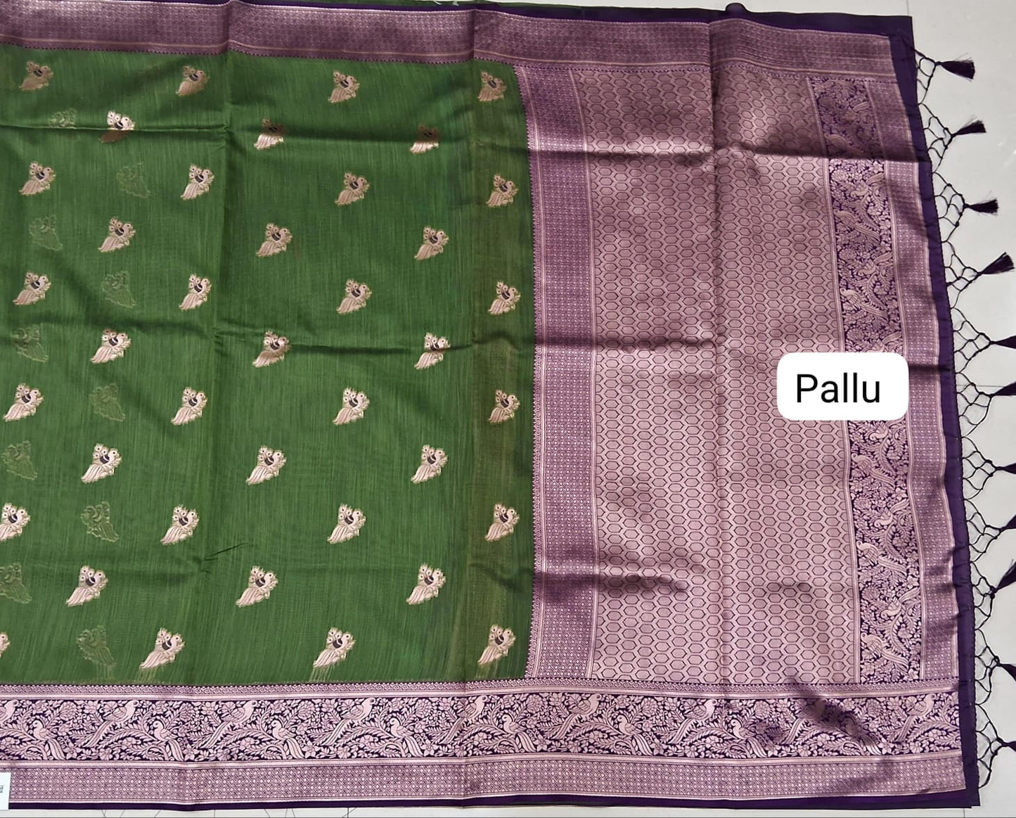 Leaf Green Linen Saree Pallu
