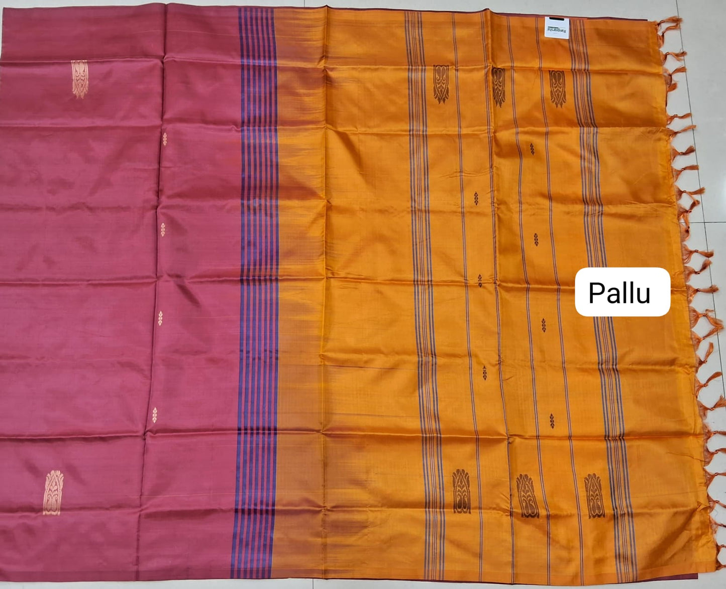 Maroon Hand Woven Banana Silk Saree pallu