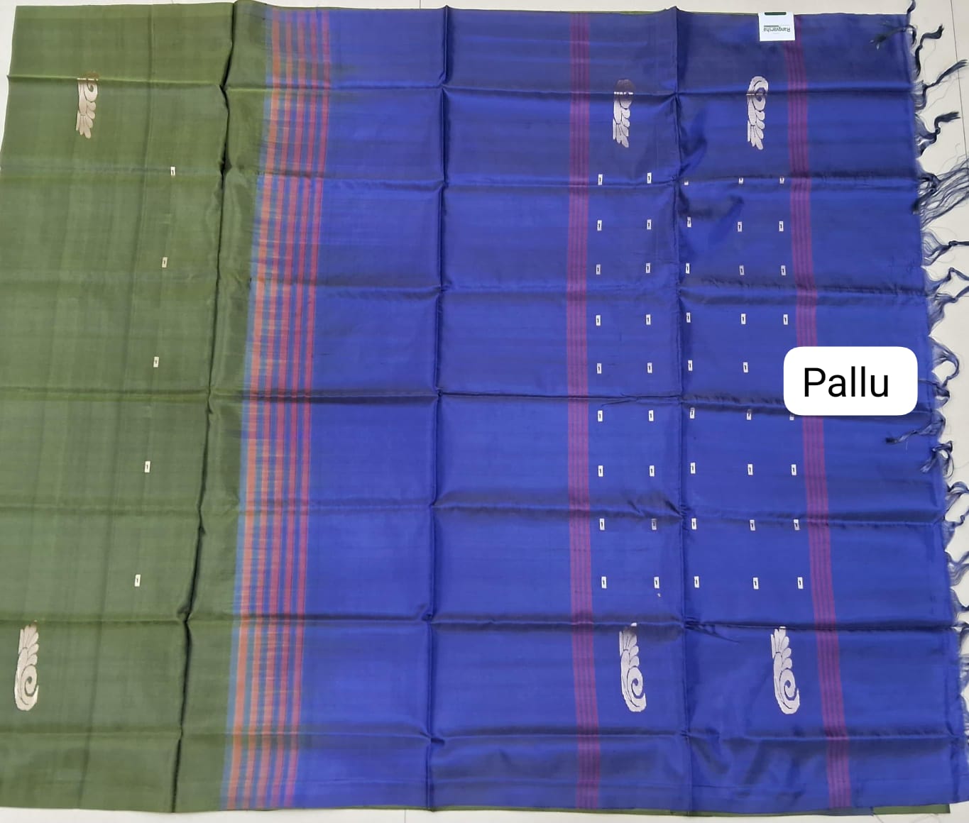 Bottle Green Hand Woven Banana Silk Saree pallu