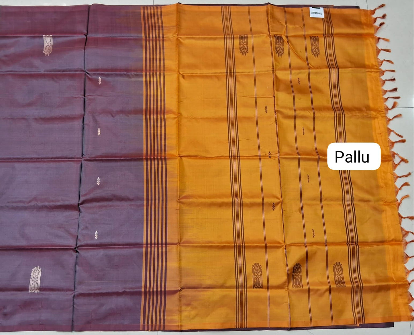 Chocolate Brown Hand Woven Banana Silk Saree pallu