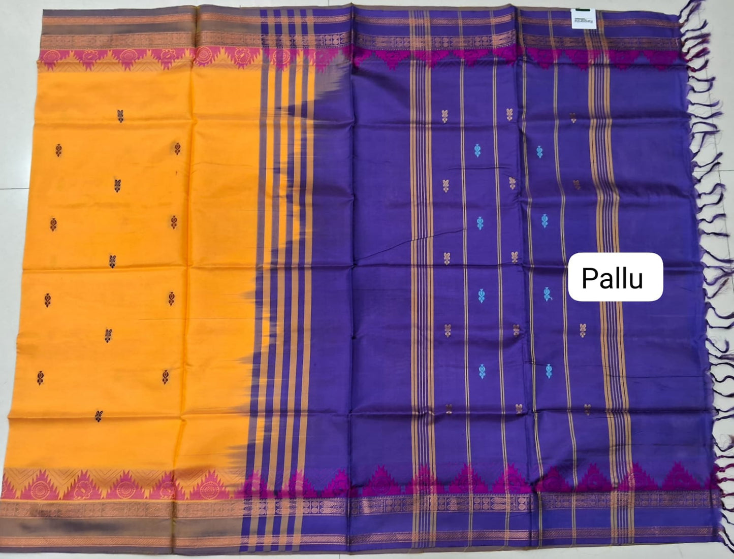 Yellow Hand Woven Banana Silk Saree pallu