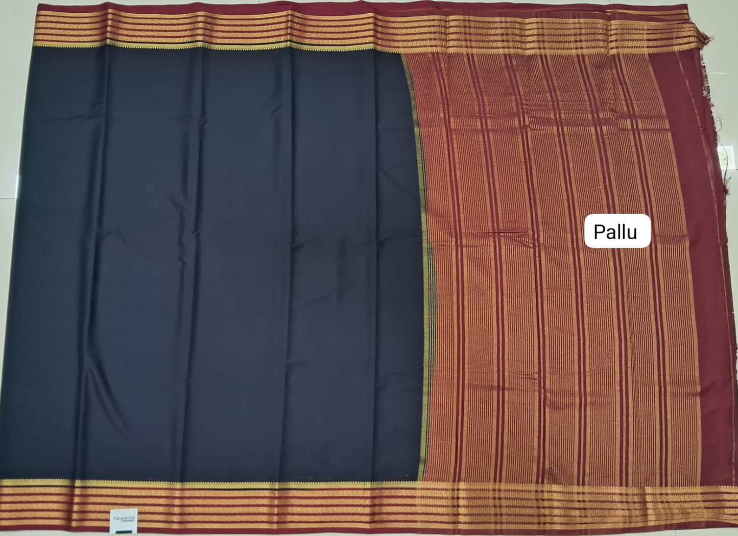 Black Plain Crepe Silk Saree pallu