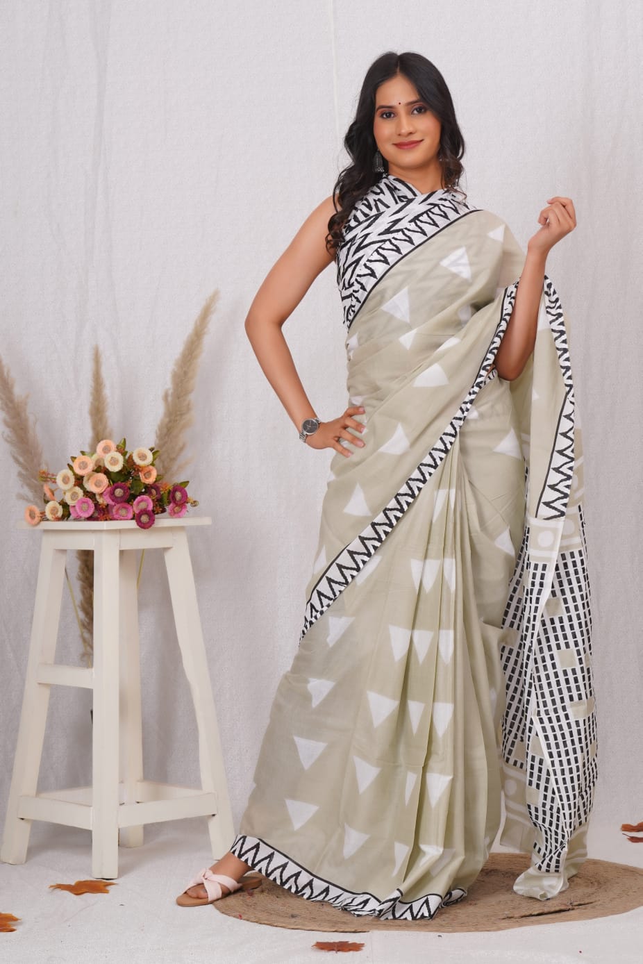 Off-White Mulmul Cotton Saree