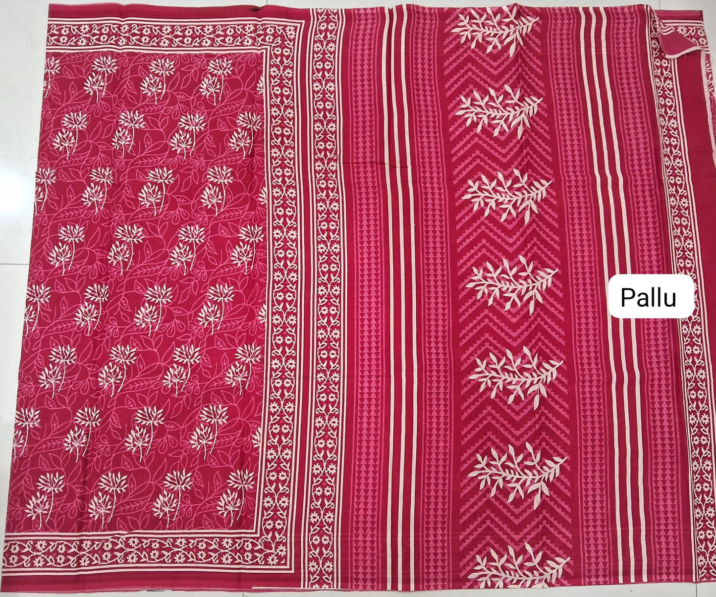 Reddish Pink Mulmul Cotton Saree pallu