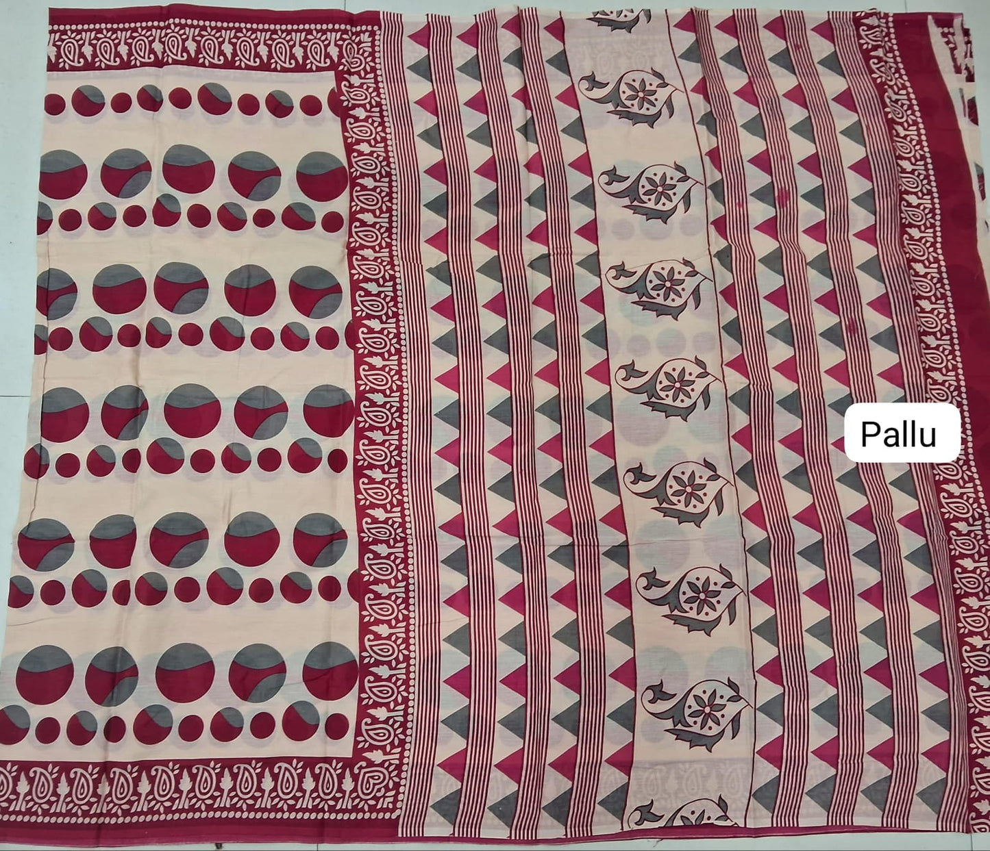 Cream Mulmul Cotton Saree pallu