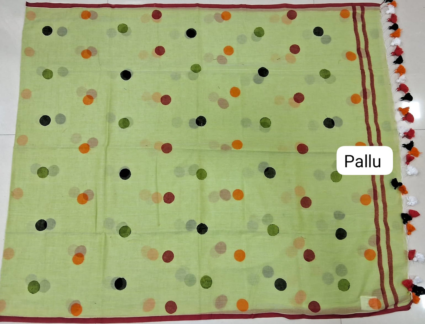 Leaf Green Mulmul Cotton Saree pallu