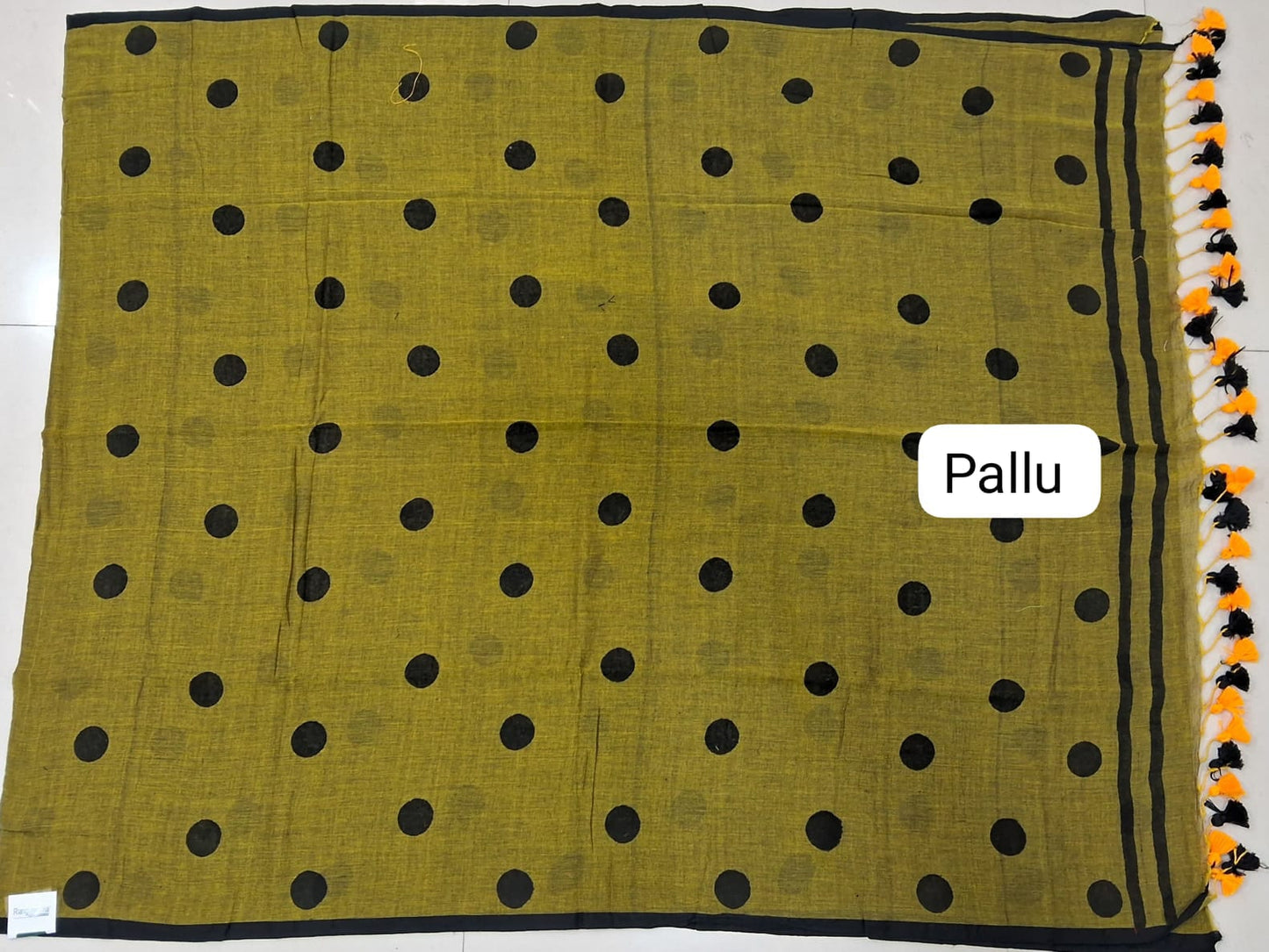 Olive Green Mulmul Cotton Saree pallu