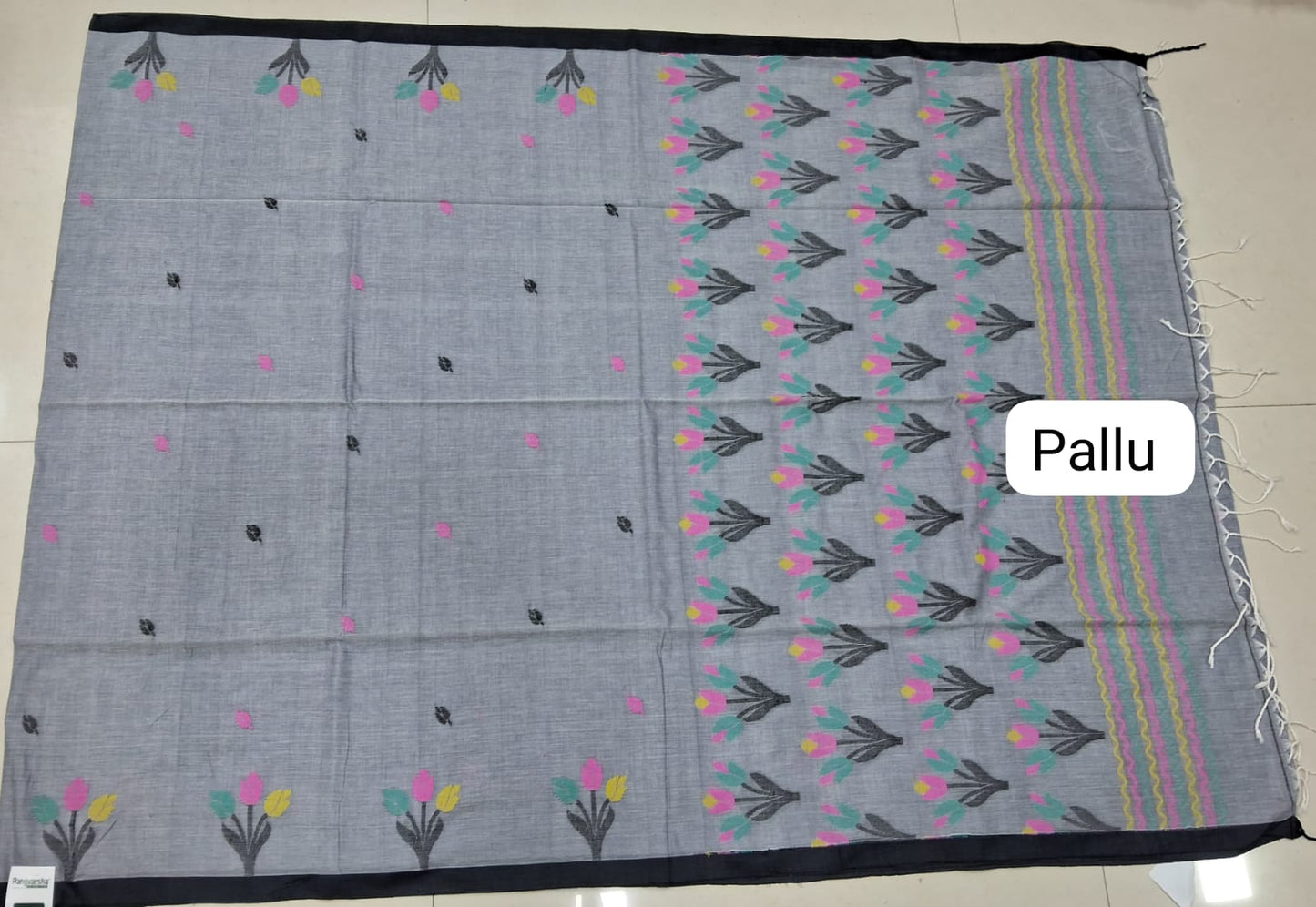 Pale grey Khadhi Cotton Saree pallu