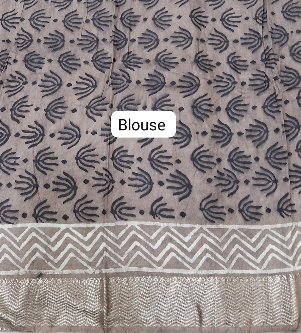 Beige Maheshwari Cotton Saree blouse