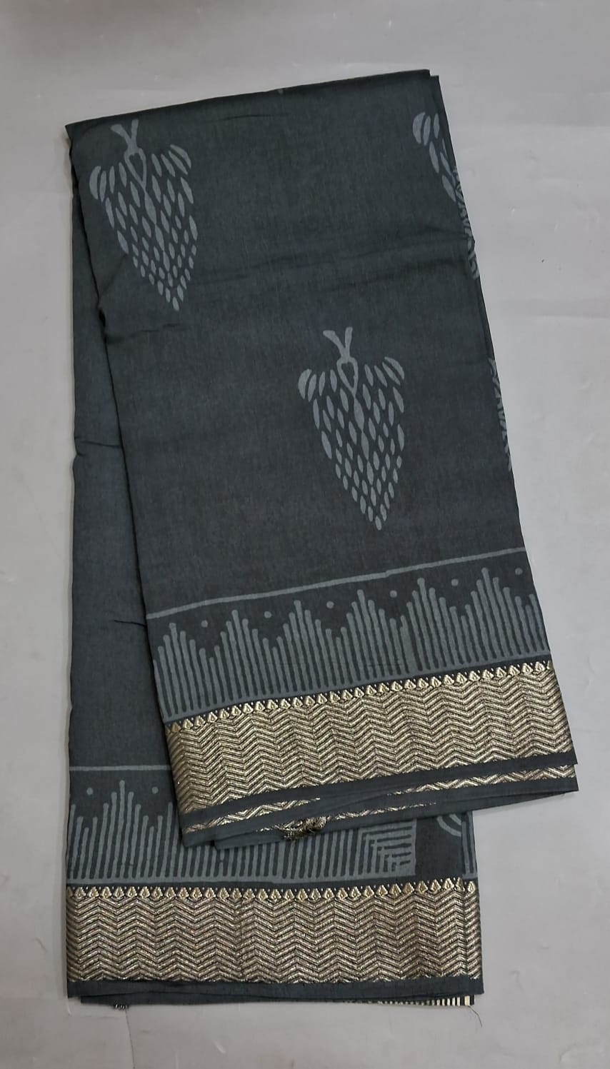 Metal Grey Maheshwari Cotton Saree