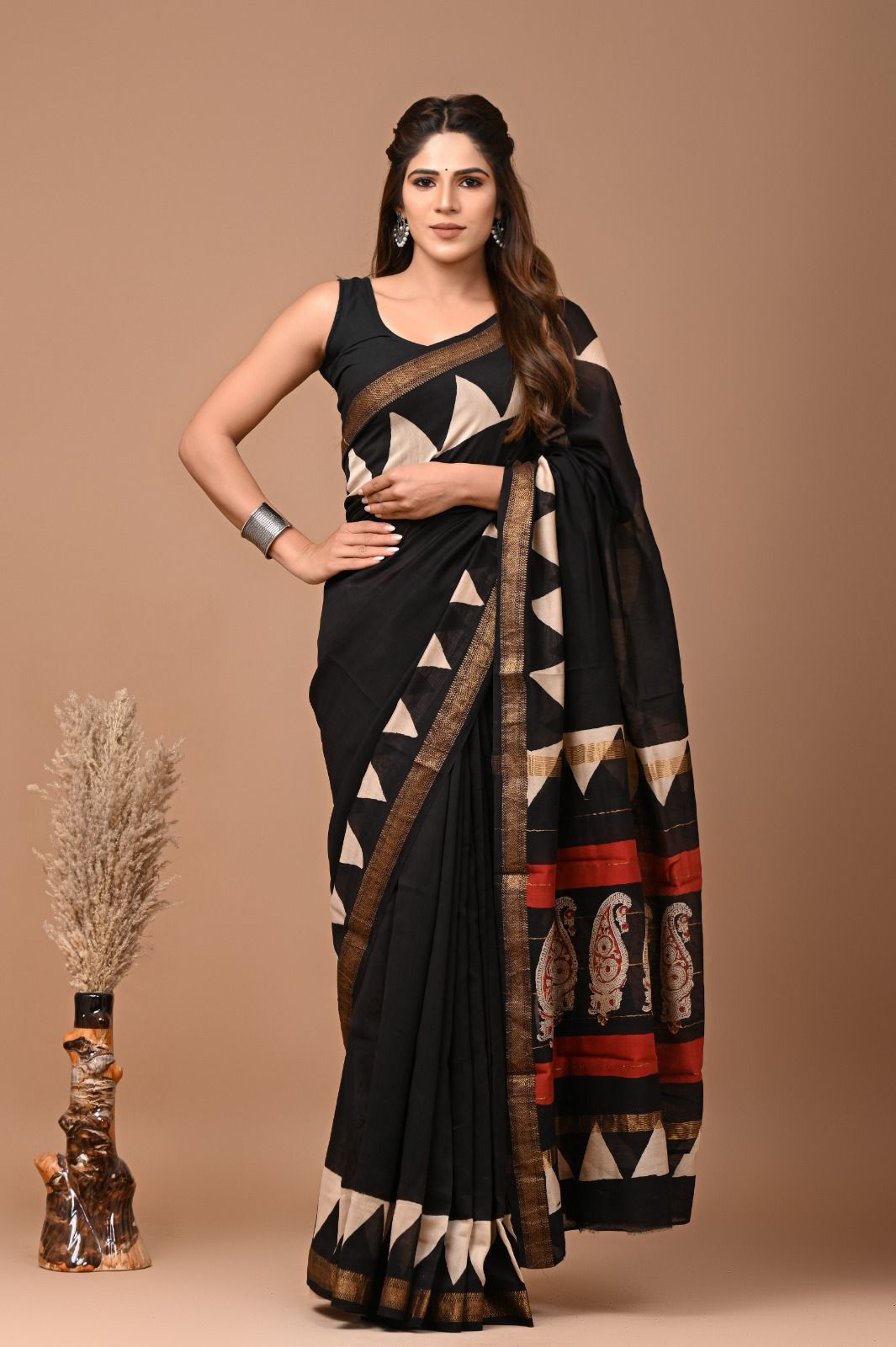 Black Maheshwari Silk Cotton Saree