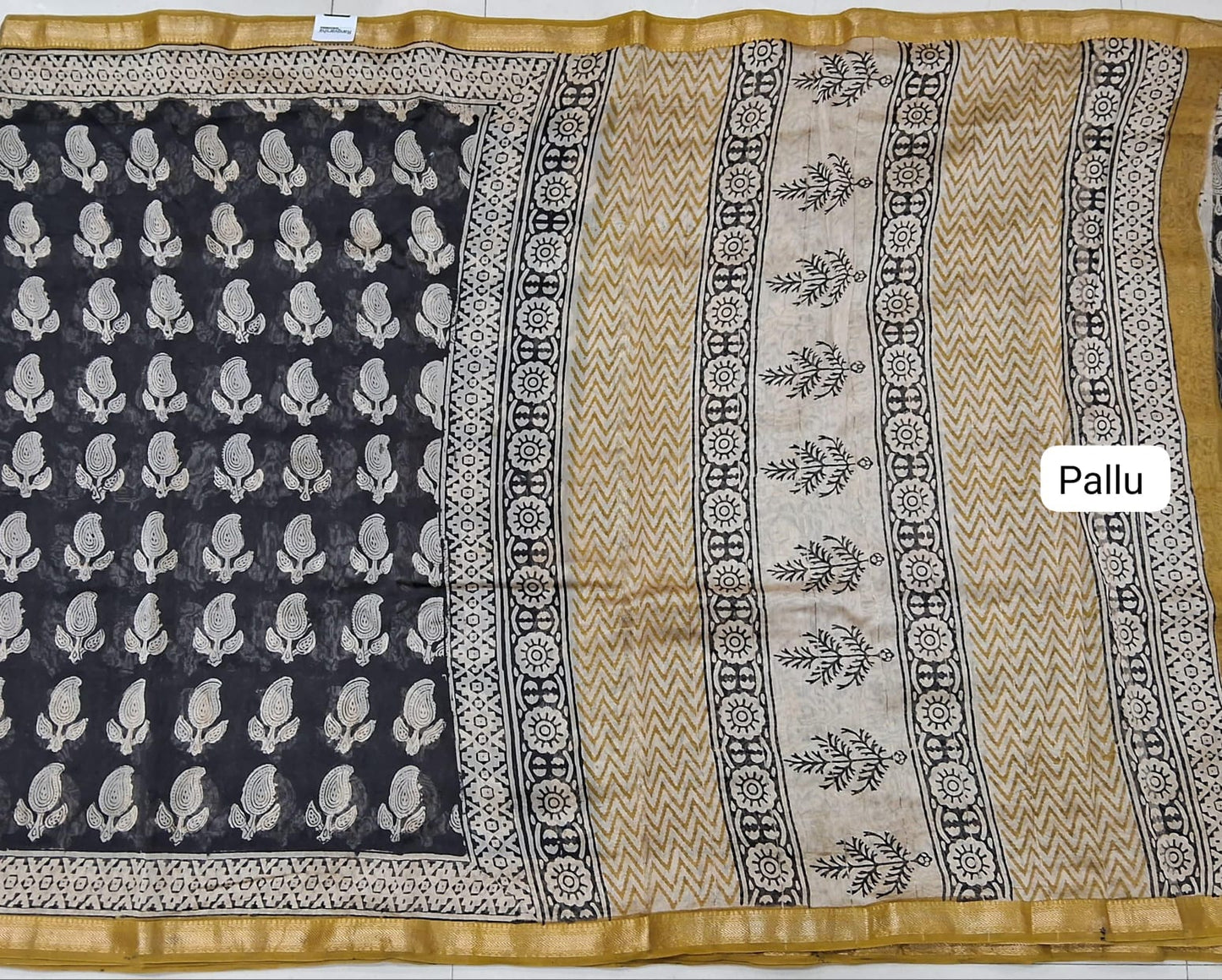 Black Maheshwari Silk Cotton Saree Pallu
