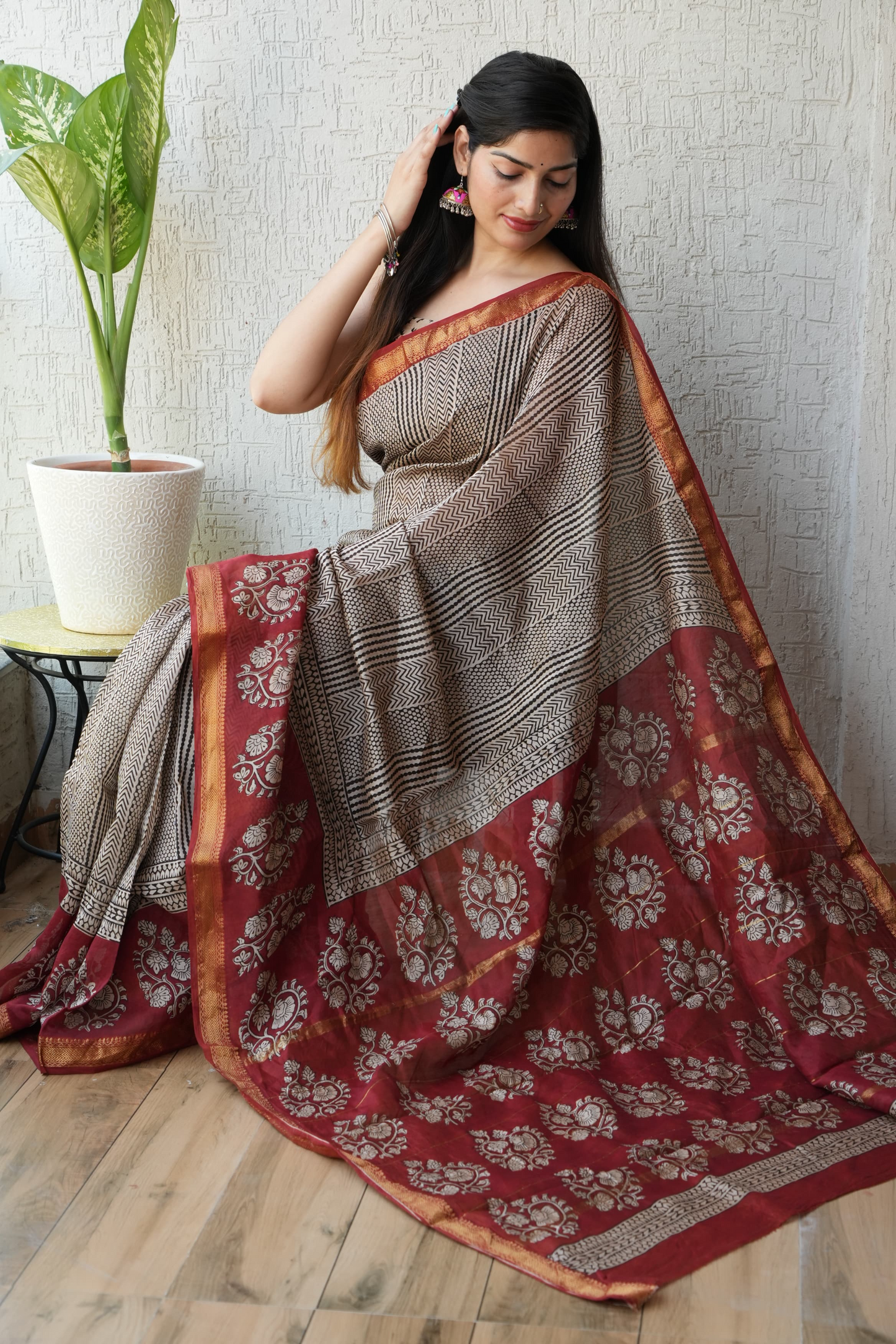 Cream Maheshwari Silk Cotton Saree