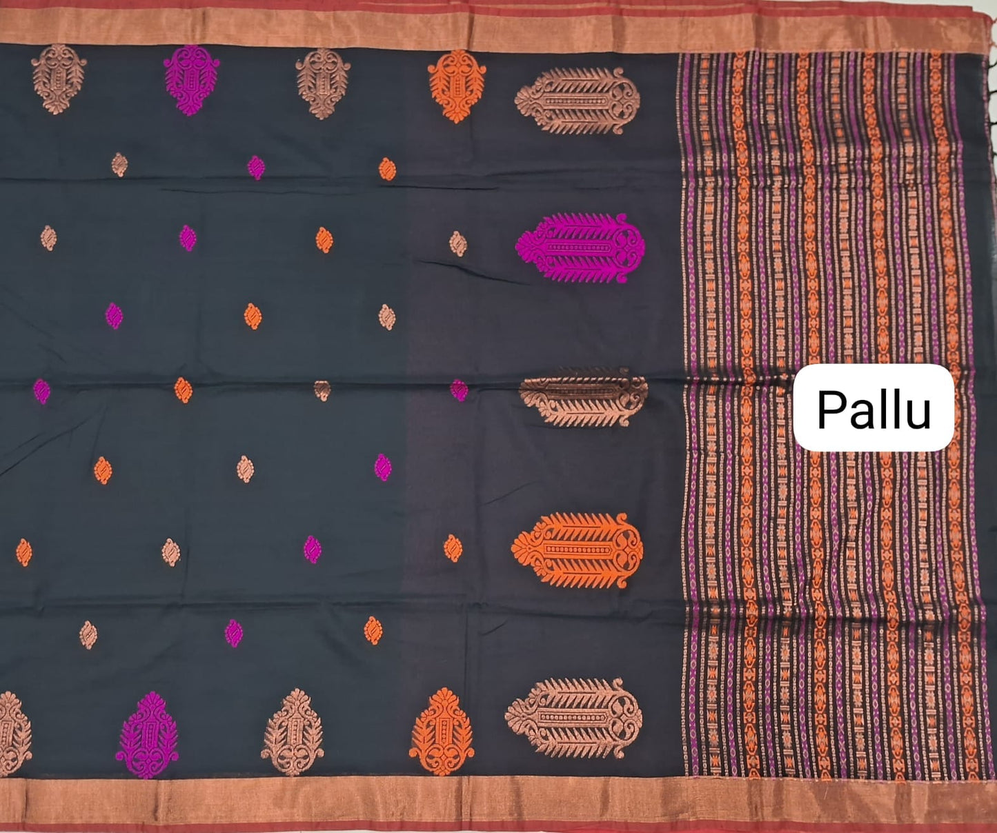 Black Khadhi Silk Saree Pallu