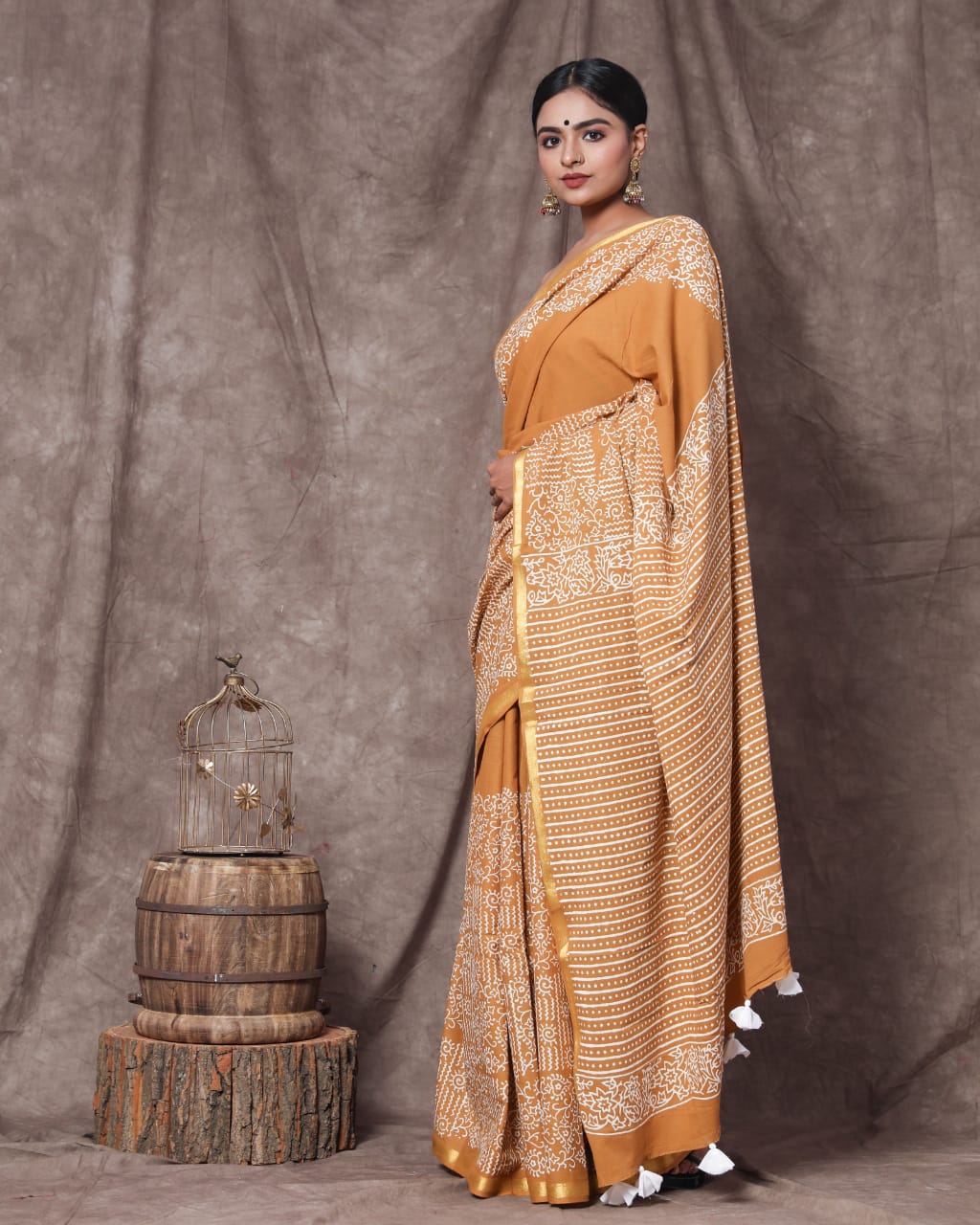 Brown Mulmul Zari Cotton Saree