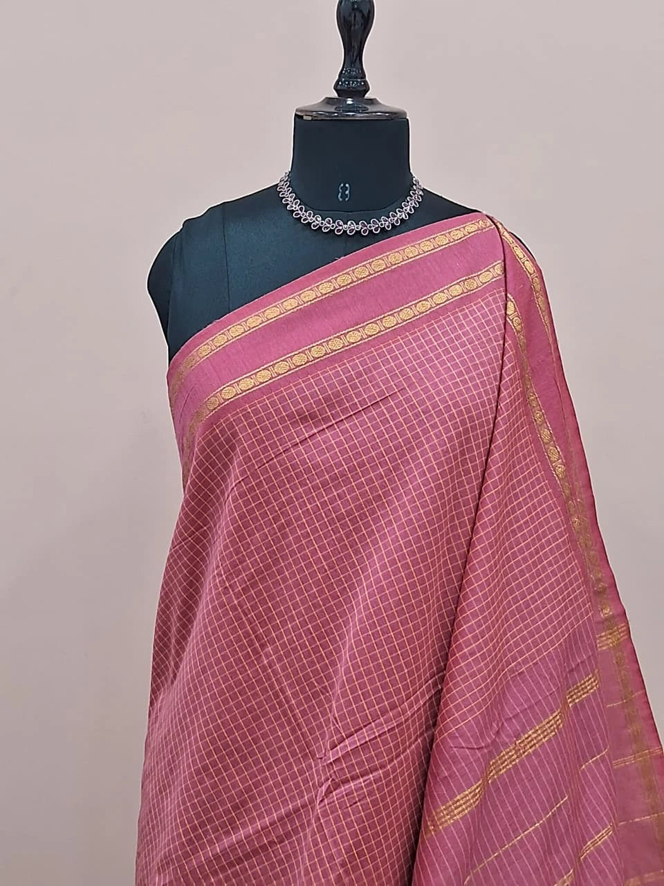 Graceful onion pink Arani cotton saree 1