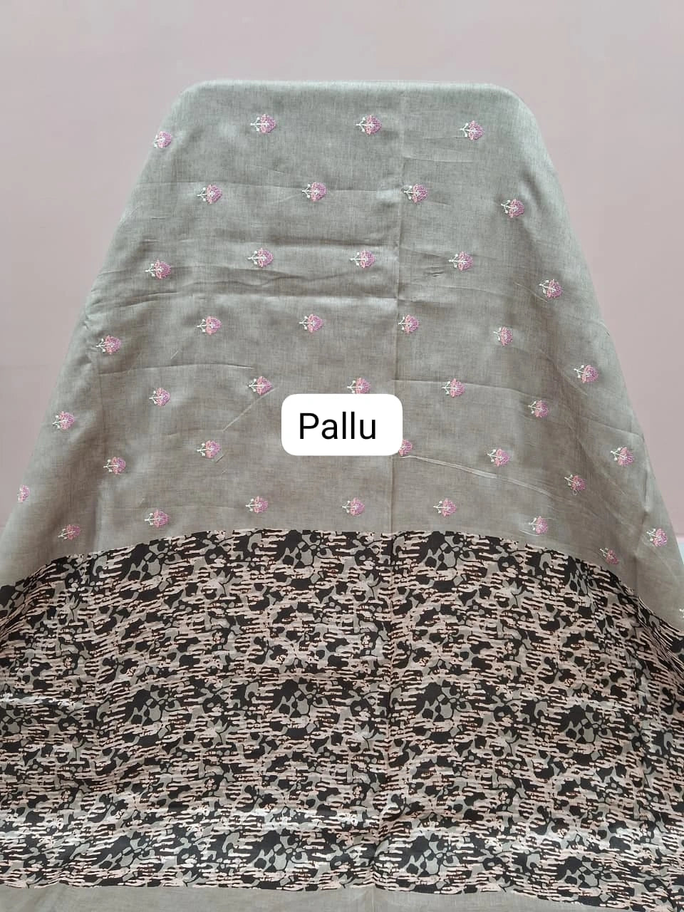 Beige Tussar Saree pallu