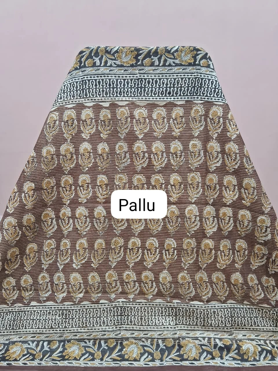 Brown Linen Saree pallu