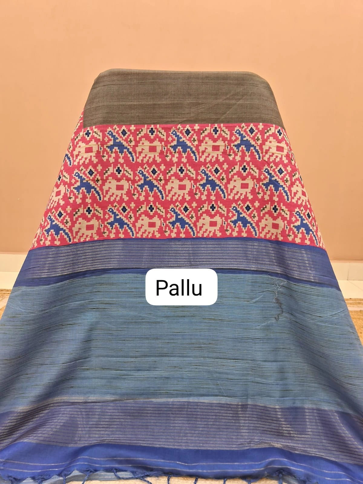Stone Grey Tussar Saree pallu
