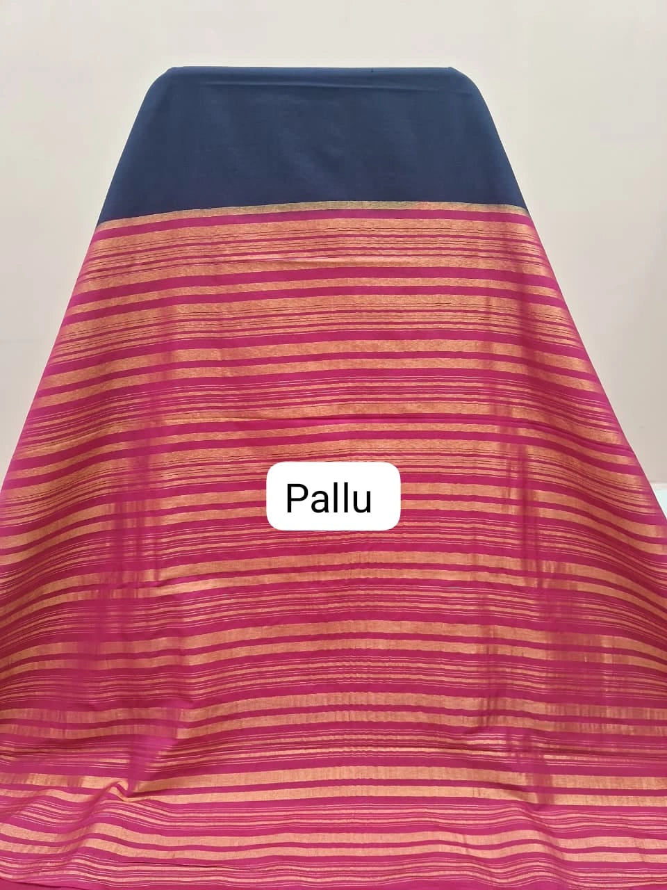 Elegant Navy Blue Plain Mysore Crepe Silk Saree pallu
