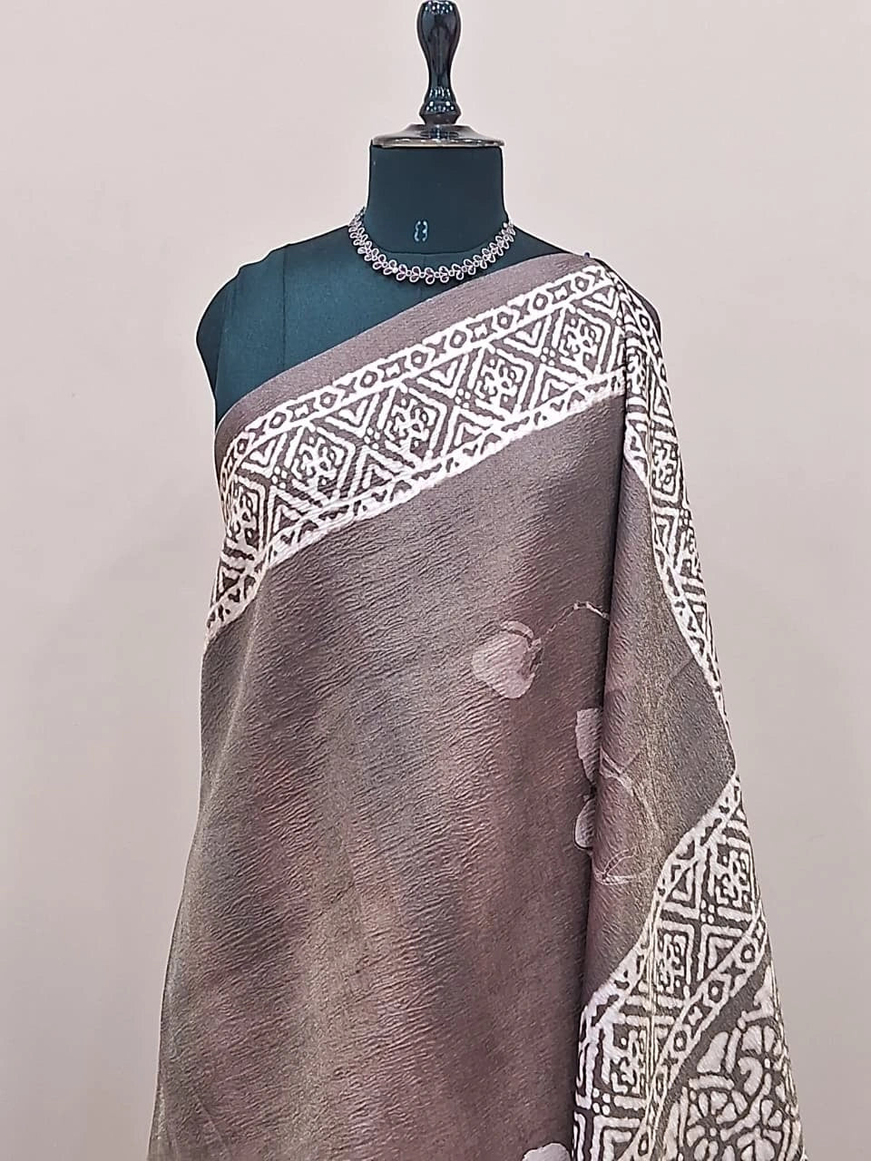 Dark Brown Plain Crush Silk Saree 1
