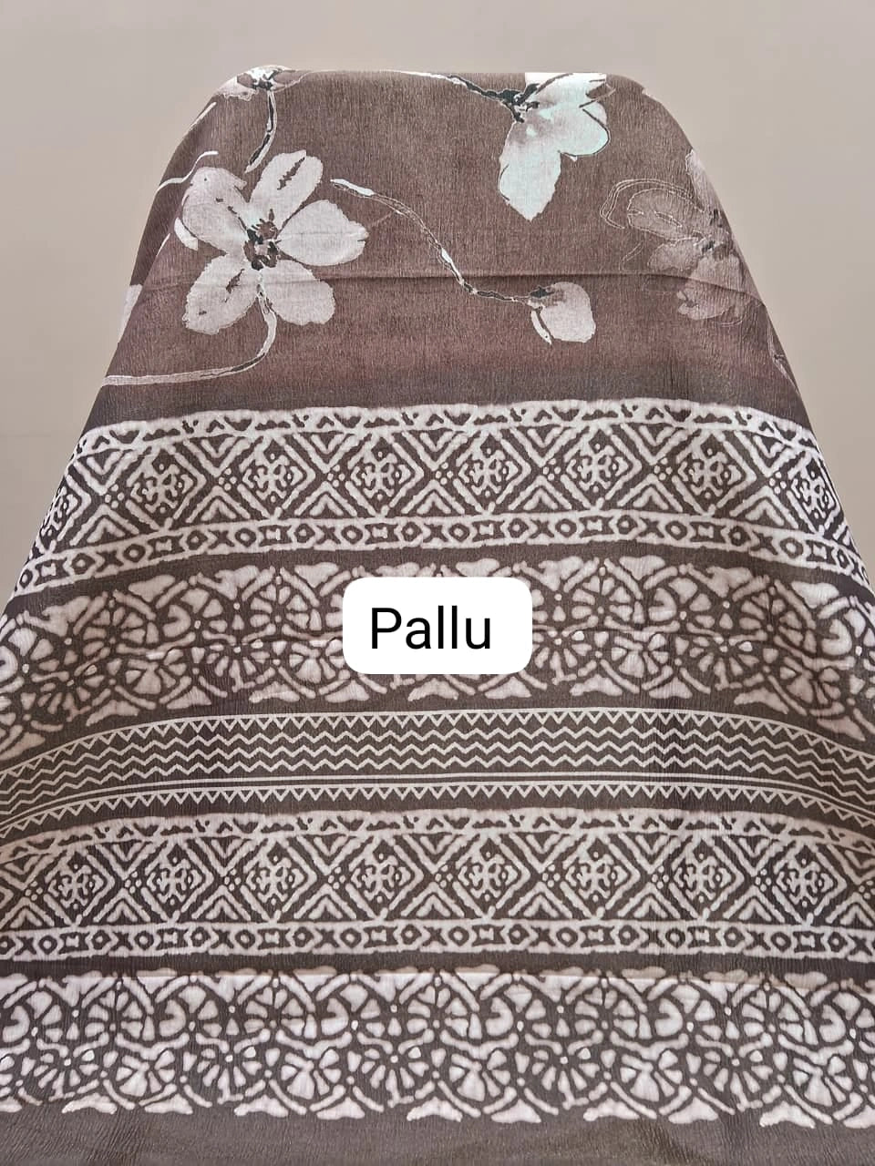 Dark Brown Plain Crush Silk Saree Pallu