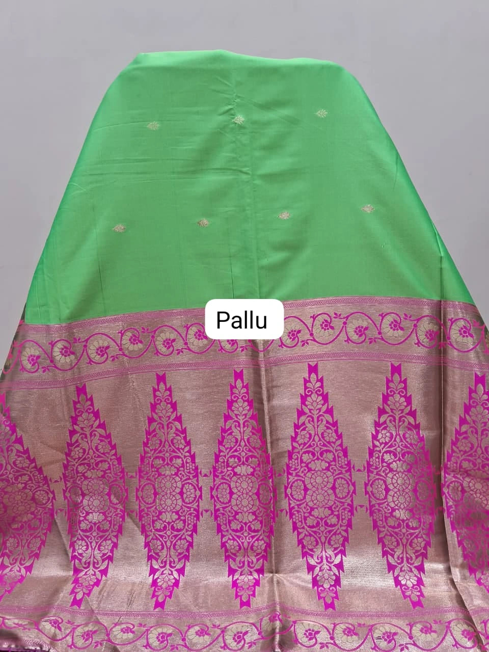 Parrot Green Silk Saree Pallu