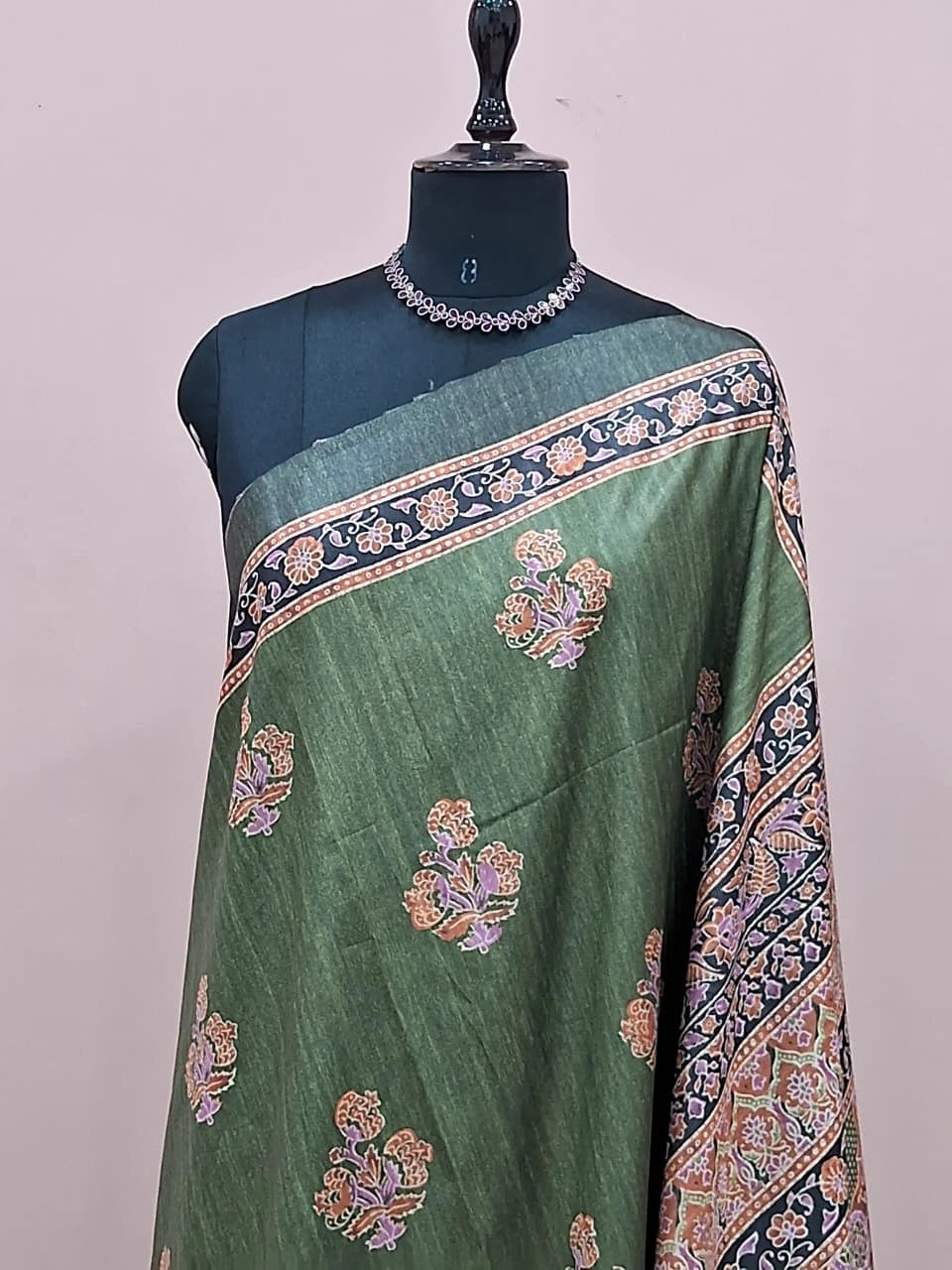 Leaf Green Satin Tussar Saree 1