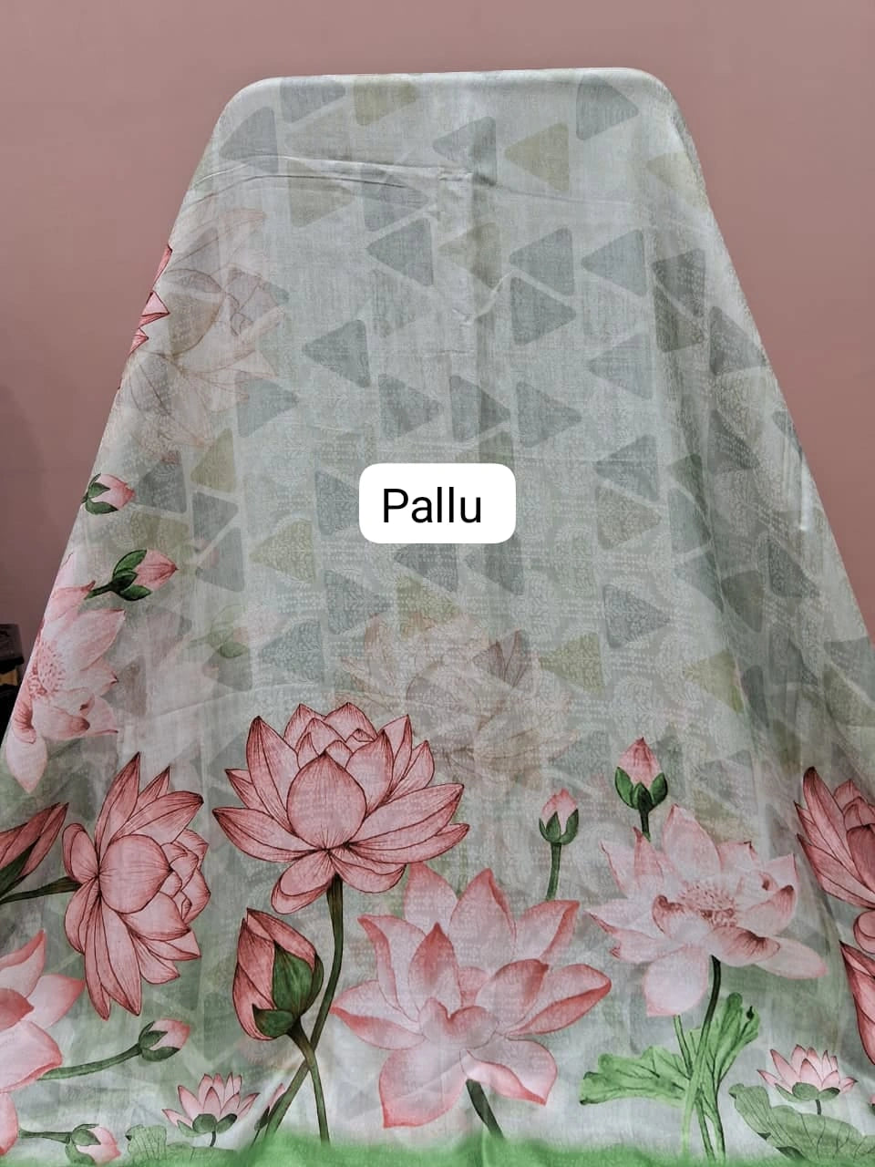 Light Grey Shaded Silk Saree pallu