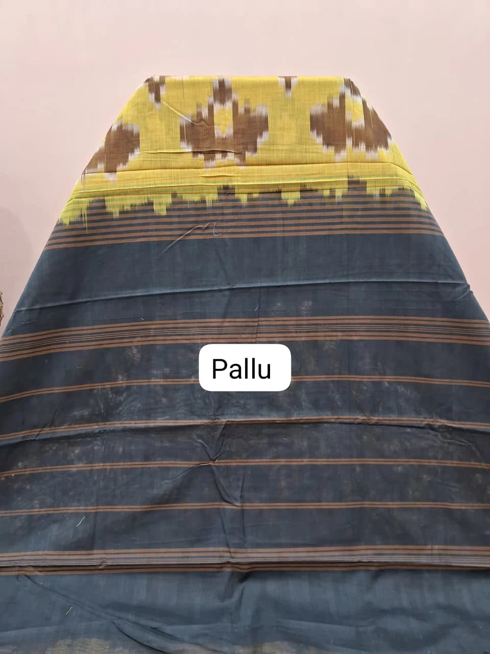 Light Olive Green Silk Saree pallu