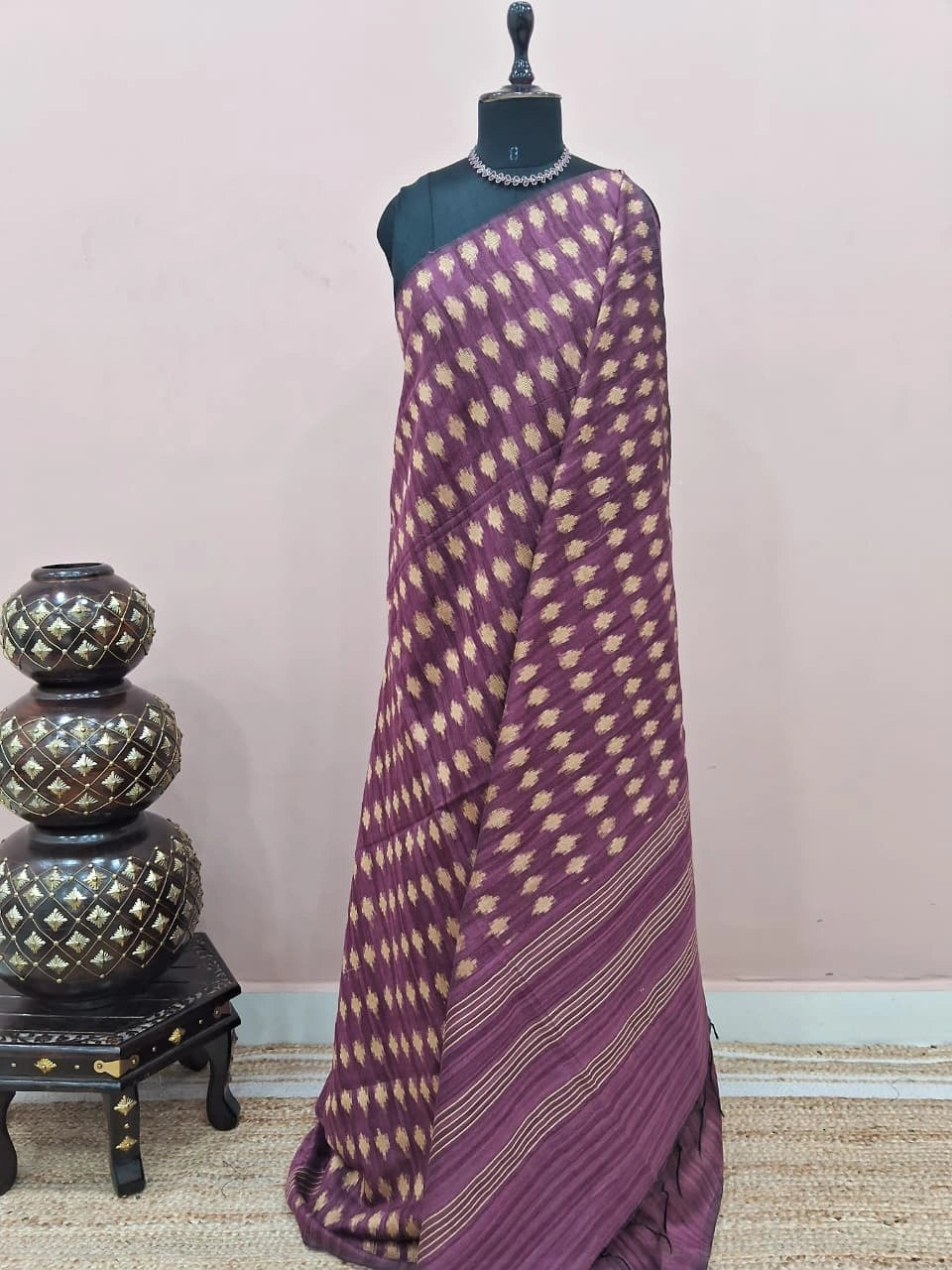 Wine-Shaded Gicha Saree 