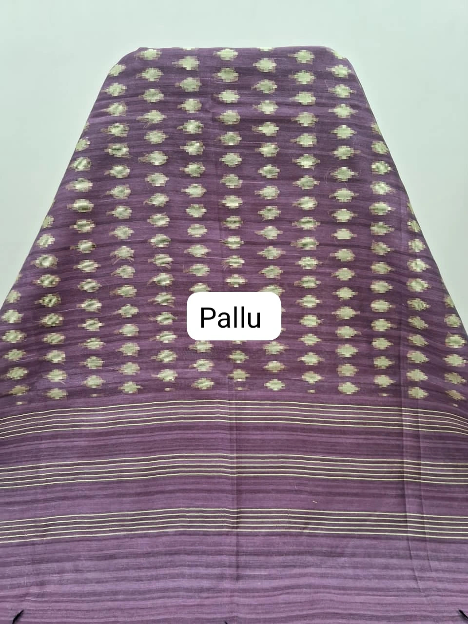 Wine-Shaded Gicha Saree pallu