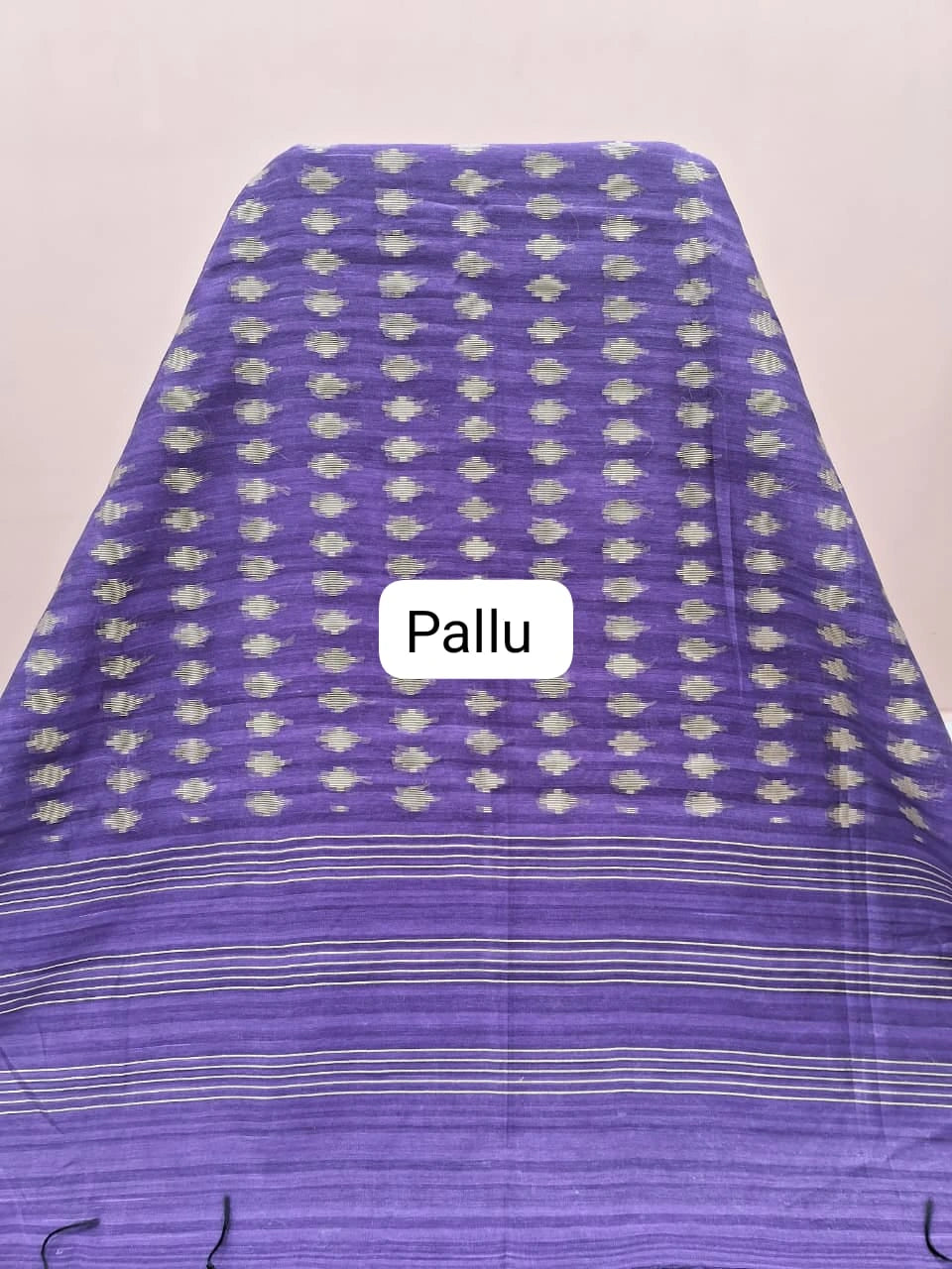 Purple-Shaded Gicha Saree pallu