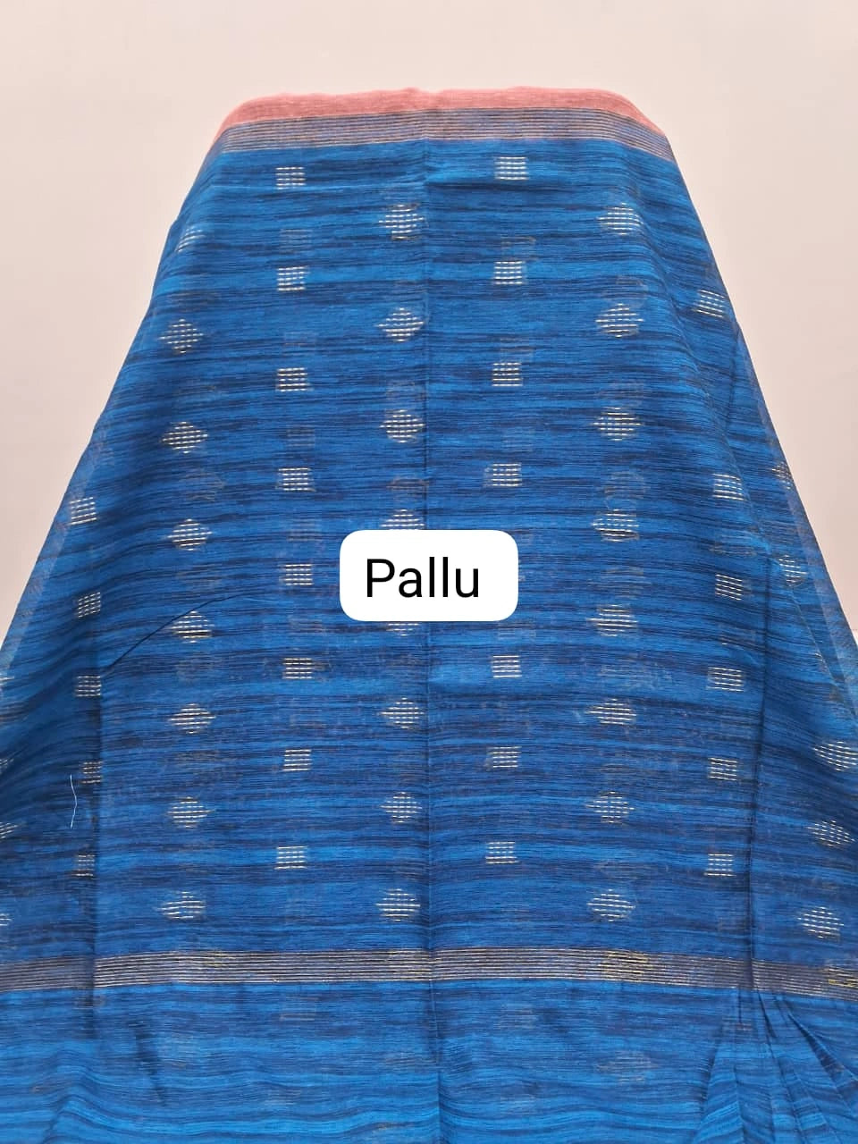 Orange-Shaded Plain Gicha Saree pallu