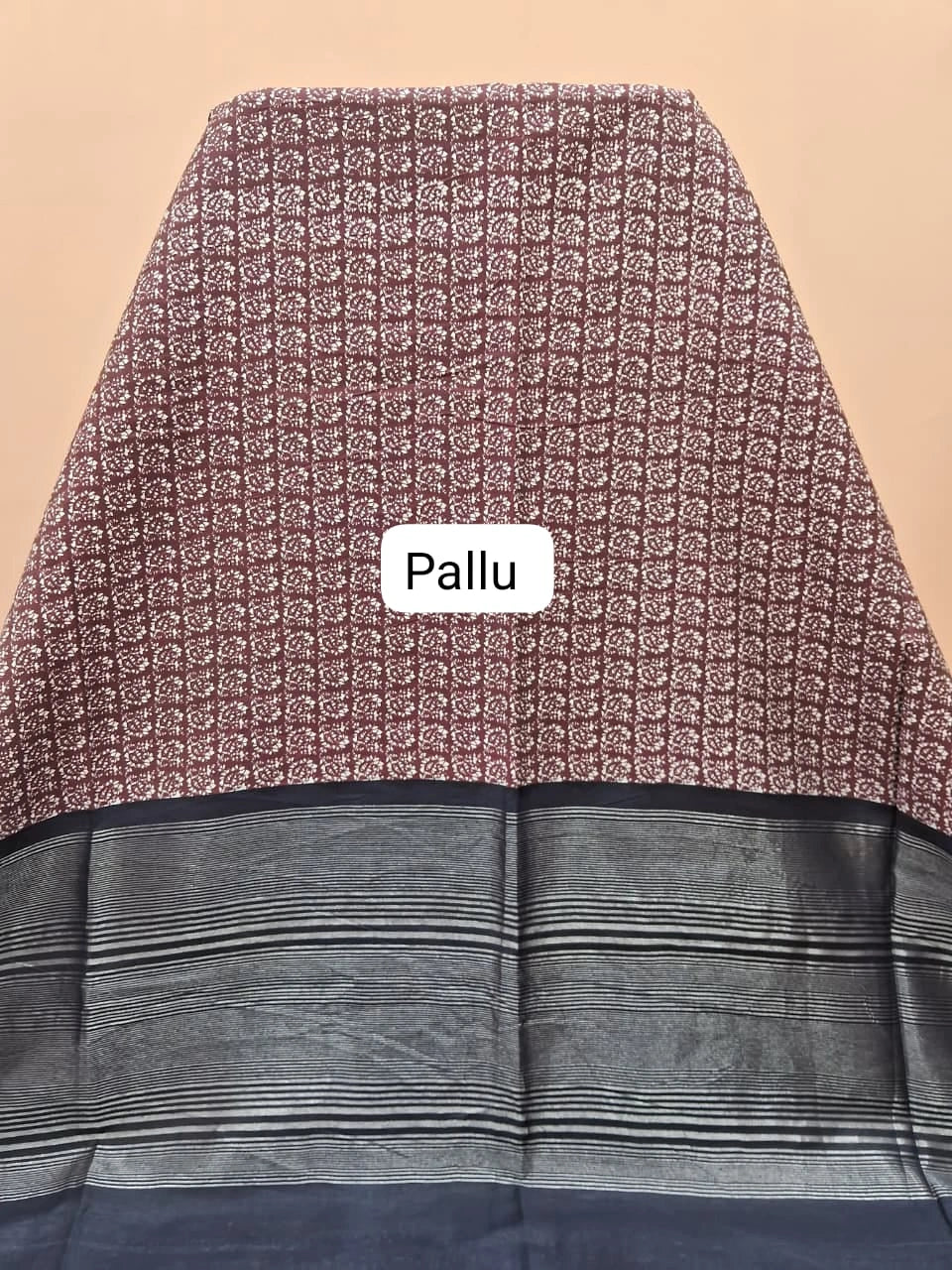 Graceful Wine Jute Saree pallu