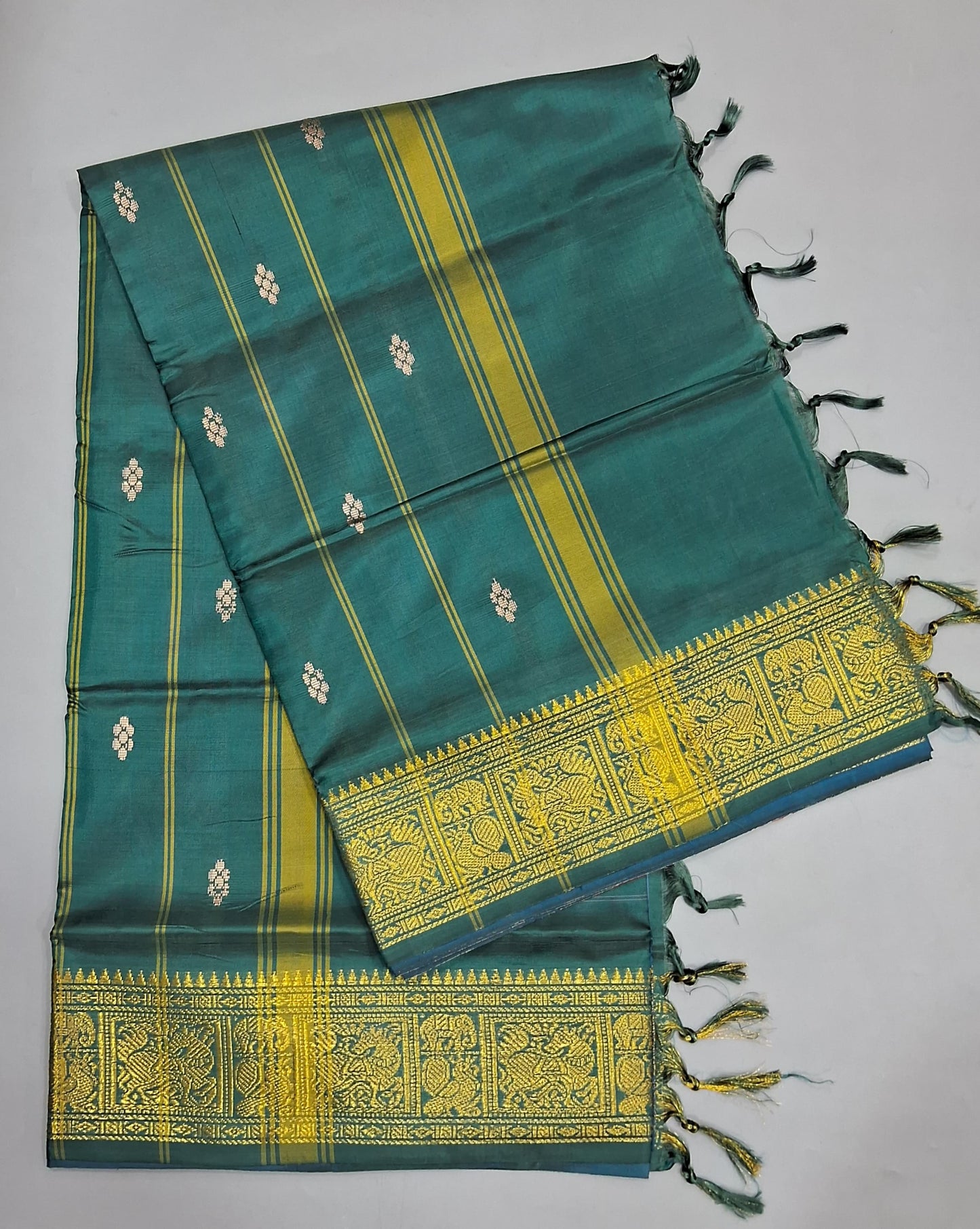 Lavender Hand Woven Banana Silk Saree