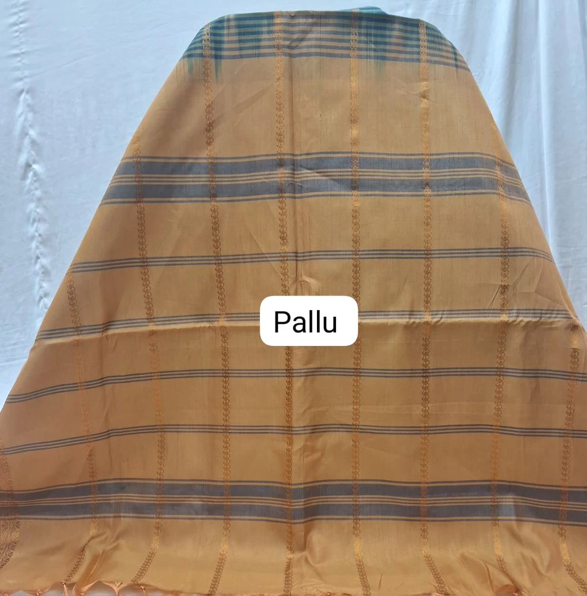 Dark Chocolate Brown Handwoven Banana Silk Saree pallu