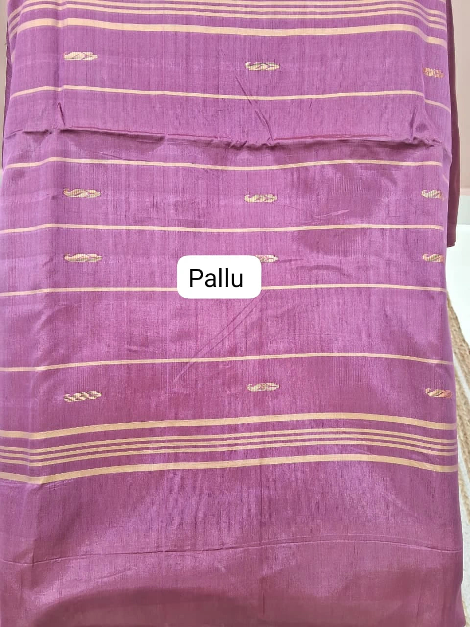Bright green handwoven banana silk saree pallu