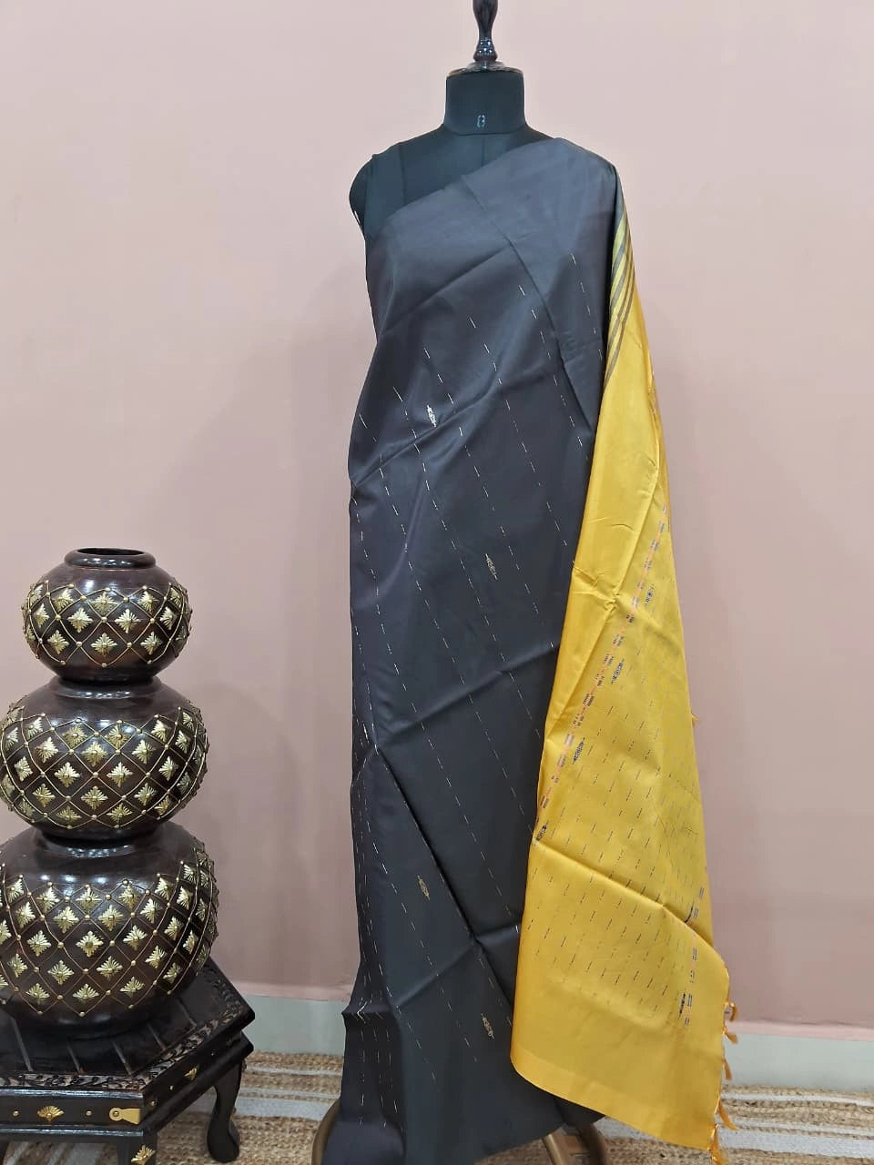 Charcoal grey handwoven banana silk saree 1