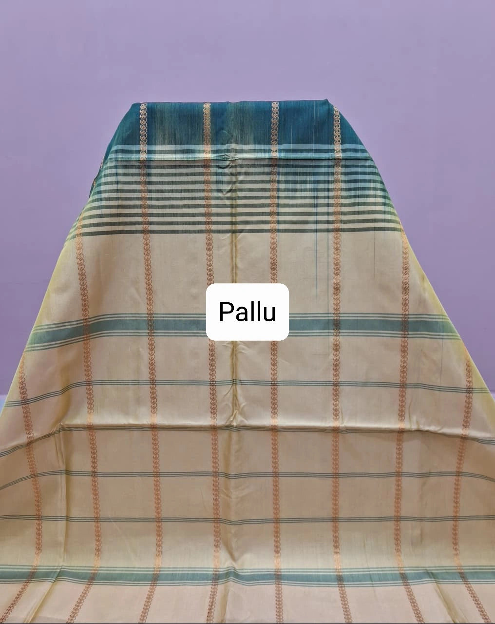 Dark green handwoven banana silk saree Pallu