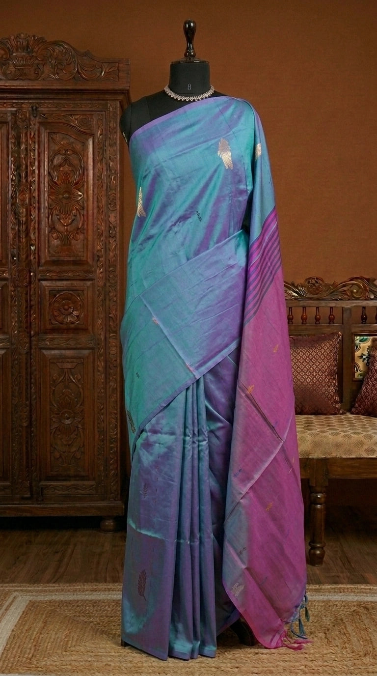 Dual Shaded blue handwoven pure banana silk saree