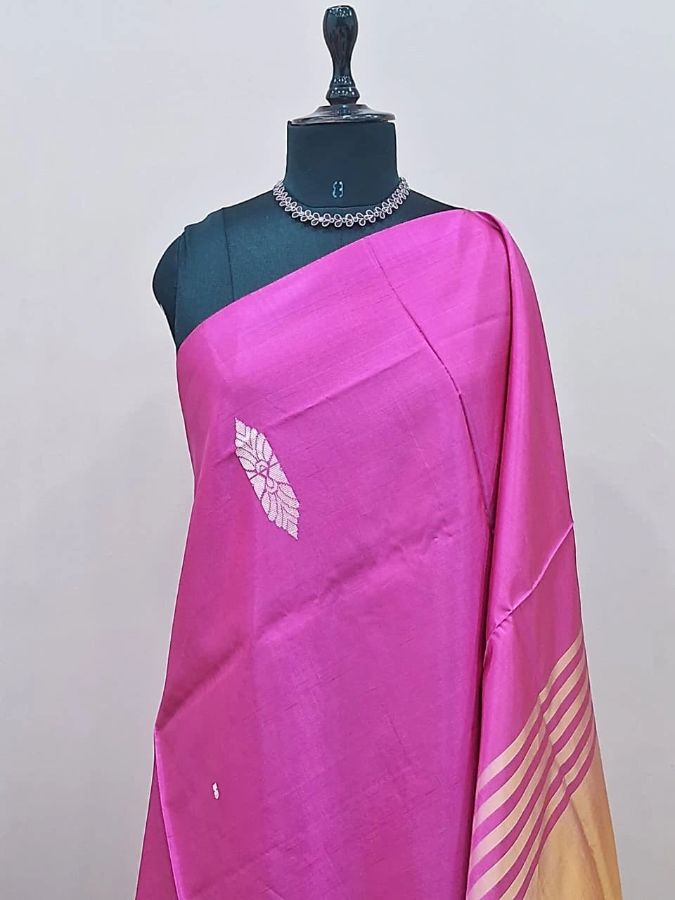 Rani pink handwoven banana silk saree 1