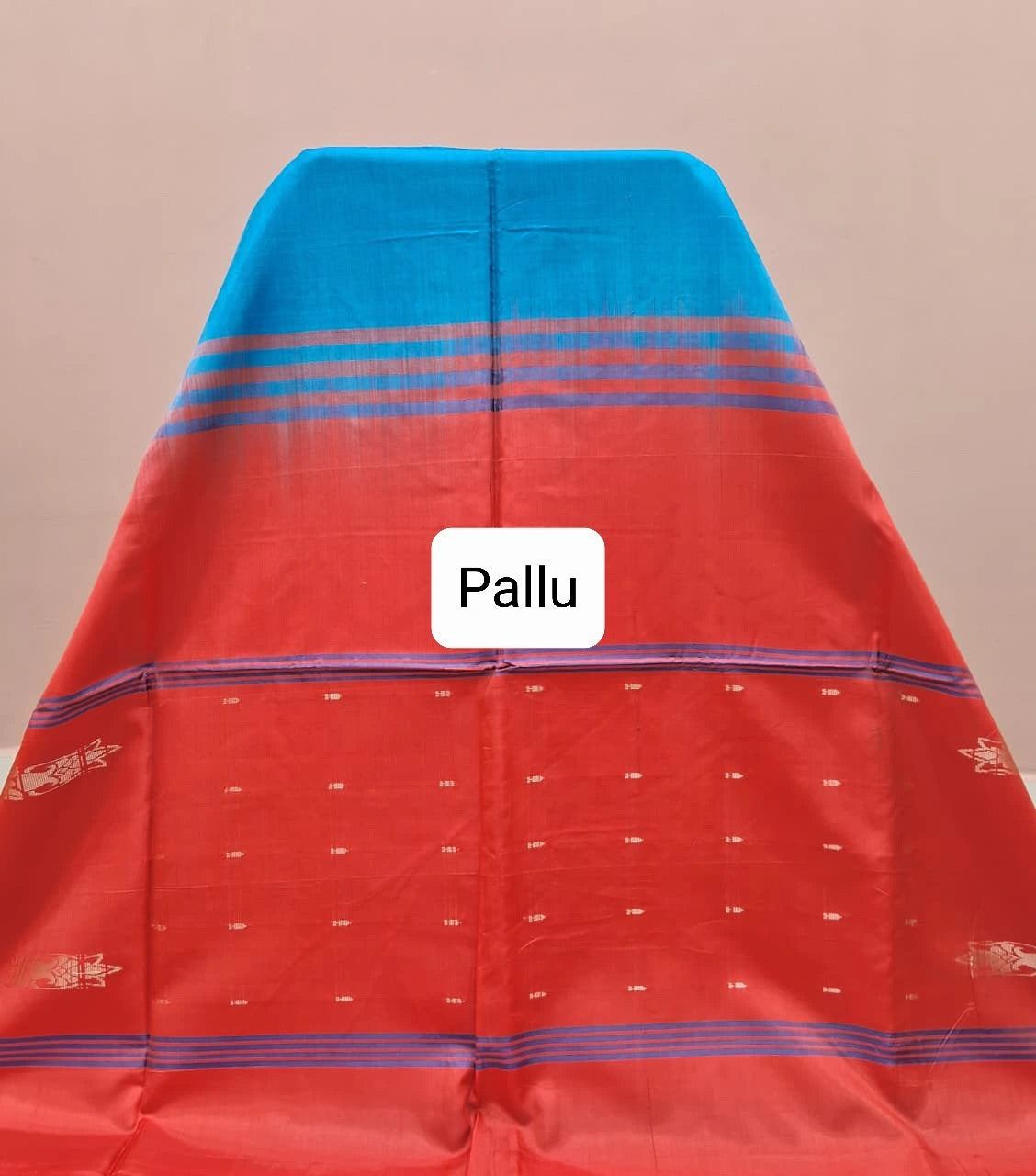 Elegant blue handwoven banana silk saree Pallu