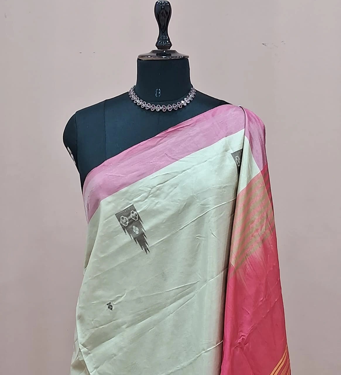 Cream Handwoven Banana Silk Saree 1