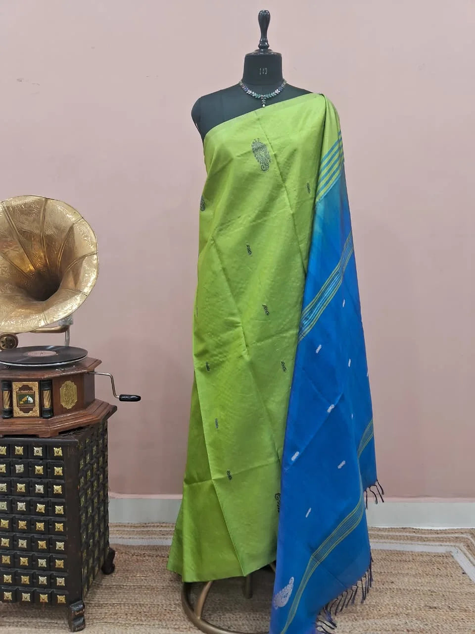 Parrot Green Handwoven Banana Silk Saree