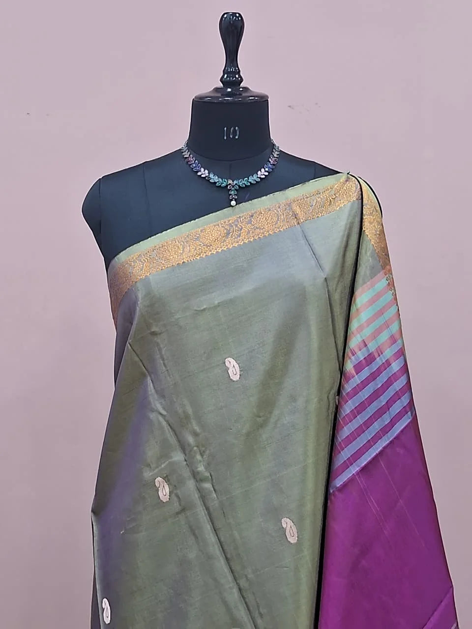 Light Pista Green Handwoven Banana Silk Saree 1