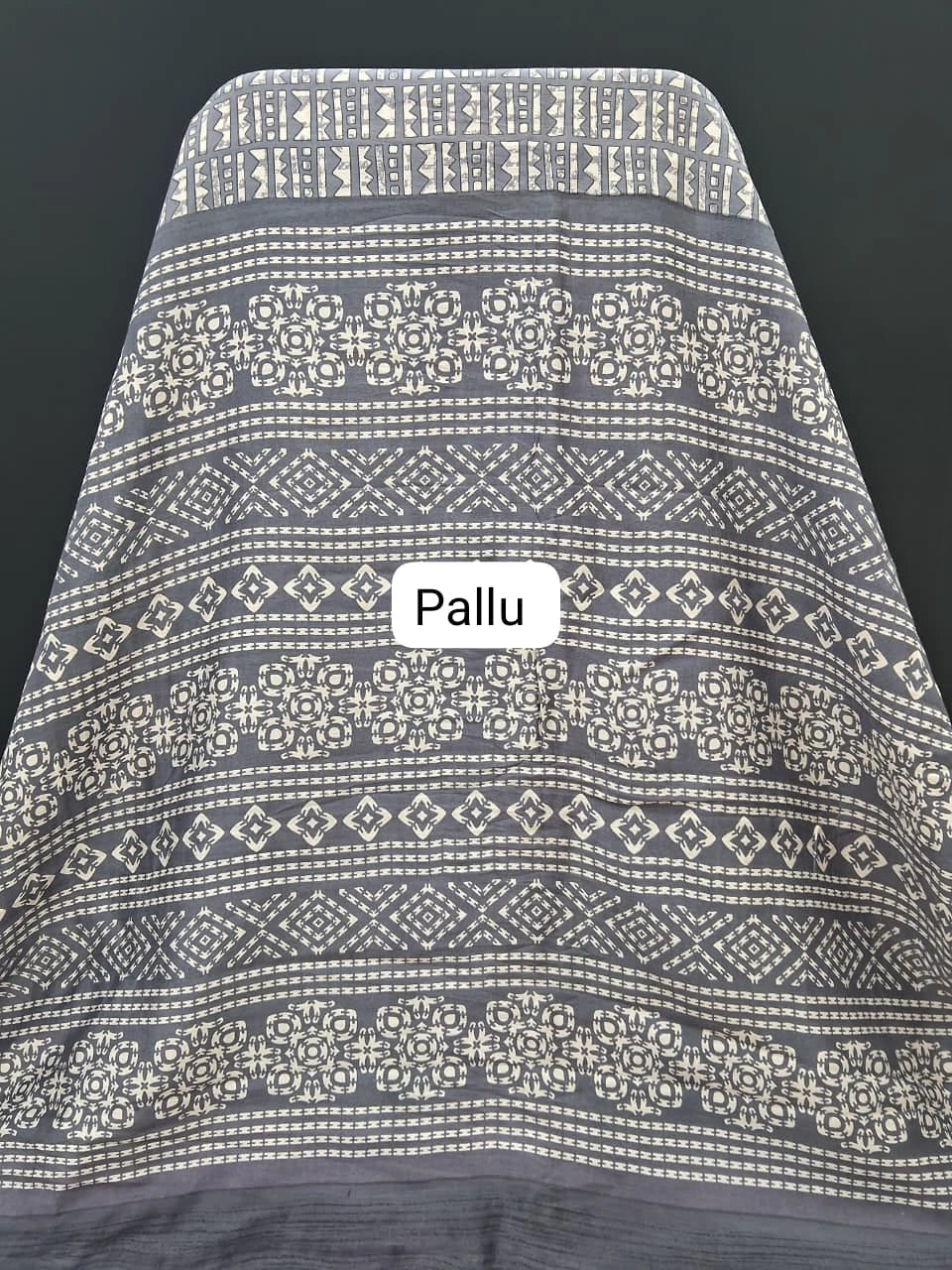 Premium Grey Chanderi Saree pallu