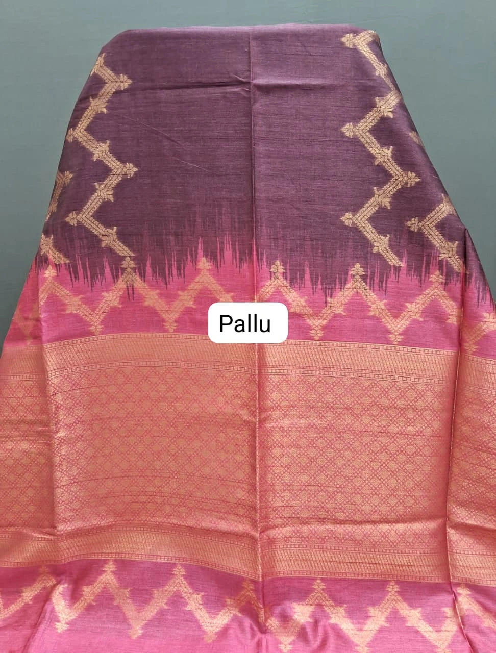 Dark Onion Pink Chandheri Pattu saree Pallu