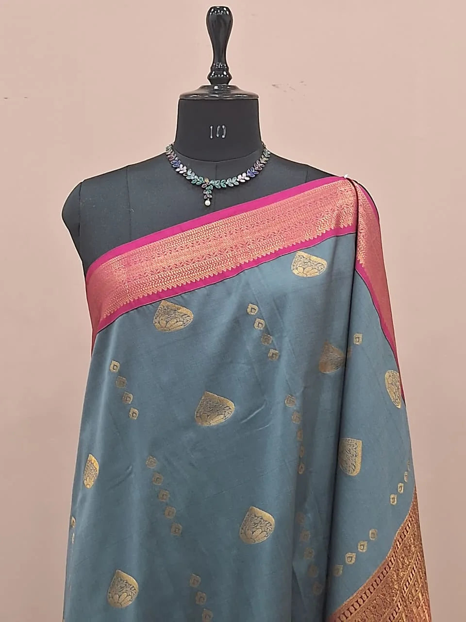 Metal Grey Kanchi Korvai Silk Saree 1