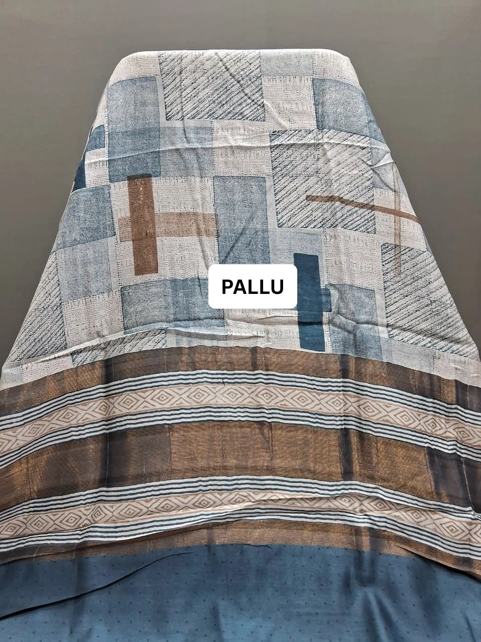 Lightweight White Chanderi Saree pallu